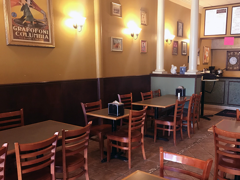 dining room at Napoli Restaurant & Pizzeria